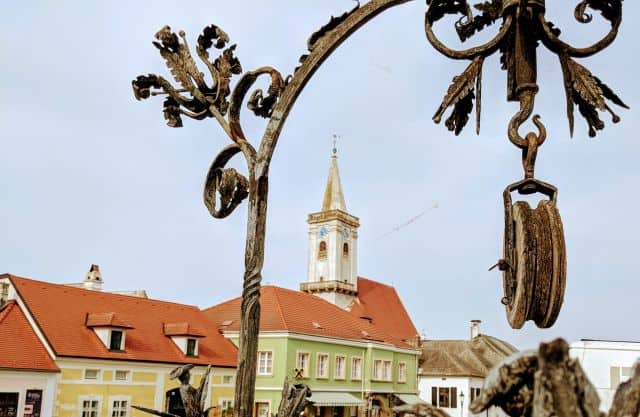 rust moerbisch-dorfplatz-burgenland-geocaching-fahrradtour-wein-mgs