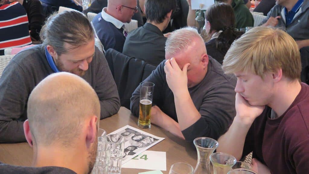 teamquiz teamevent weihnachtsfeier nachdenken 01