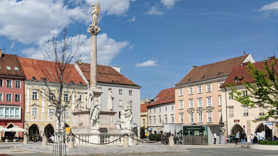 Wr Neustadt Schnitzeljagd Geocaching Raetsel Teamevent Hauptplatz