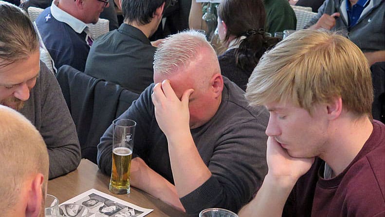 teamquiz teamevent weihnachtsfeier nachdenken rätsel wissen