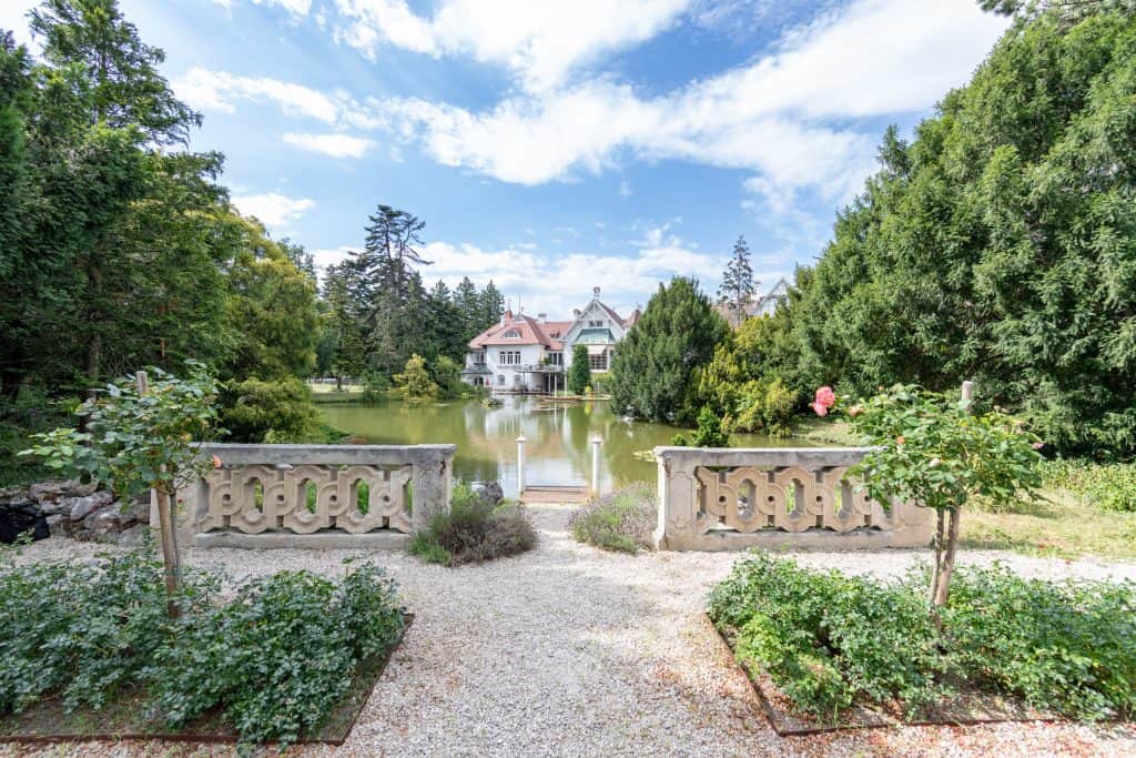 schloss schoenau wasserschloss teich teambuilding teamevent betriebsausflug geocaching
