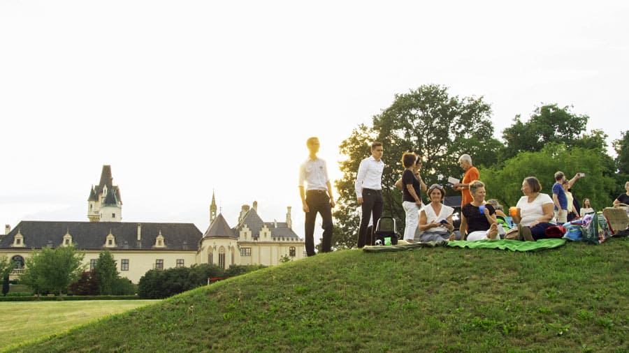 grafenegg park teambuilding teamevent betriebsausflug geocaching noe sonja stangl