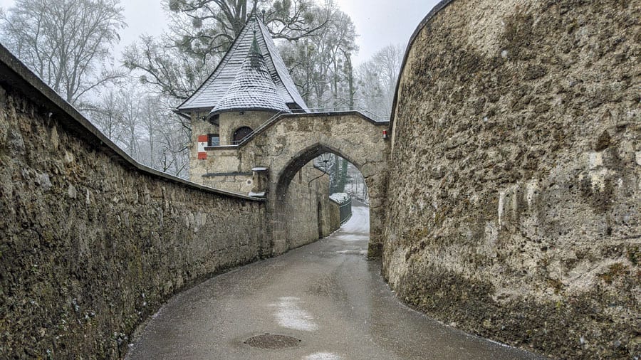 austria salzburg festung wehrturm burgtor geocaching moenchsberg gelaendespiel raetselralley firmenausflug gruppen mgs