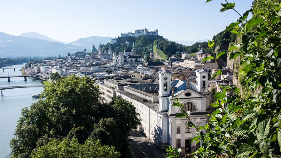austria salzburg stadtansicht salzach bruecken outdoor event firmenevent betriebsausflug geocaching in salzburg pixabay
