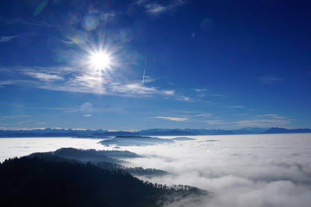 zuerich uetliberg hausberg zuerichsee wandern outdoor sonne nebel wald geocaching pixabay