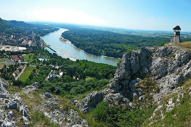 braunsberg hainburger pforte donau burg stadt ausblick teamevent betriebsausflug firmenveranstaltung gps raetselralley pxb