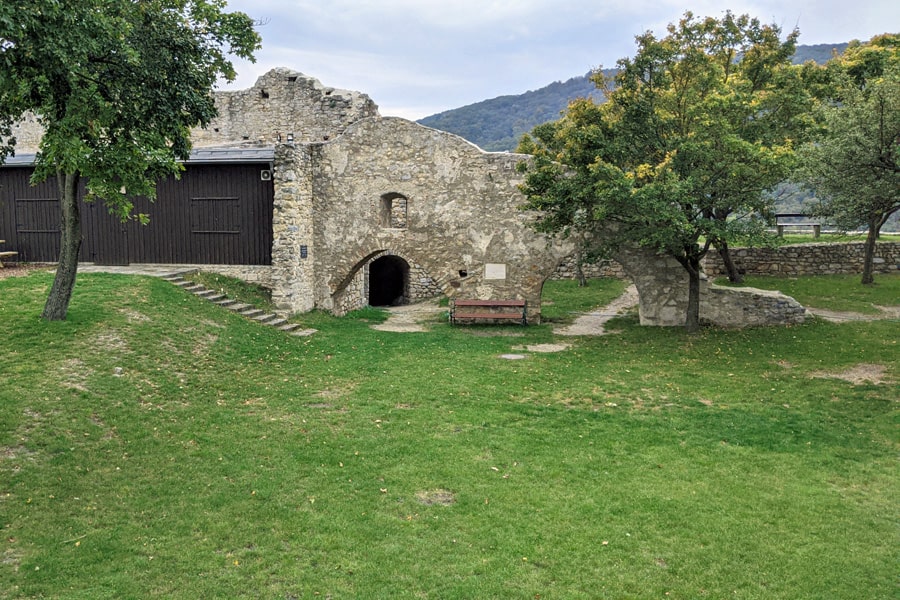 hainburg burghof freizeit geocaching gps schnitzeljagd betriebsausflug teamevent