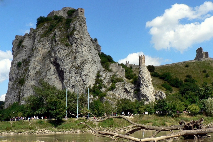 slowakei thebener kogel burg devin mittelalter bogenschiessen donauauen hainburger pforte wandern firmenausflug pxb
