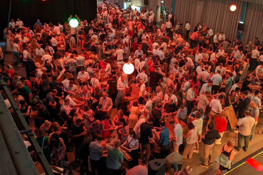 teambuilding grossgruppe teamevent indoor konferenz handlungsorientiert (4)